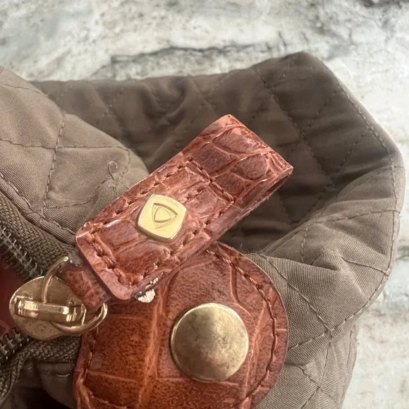 Vintage Liz Claiborne Quilted Weekender bag with faux croc handles and gold logo - Picture 5 of 12